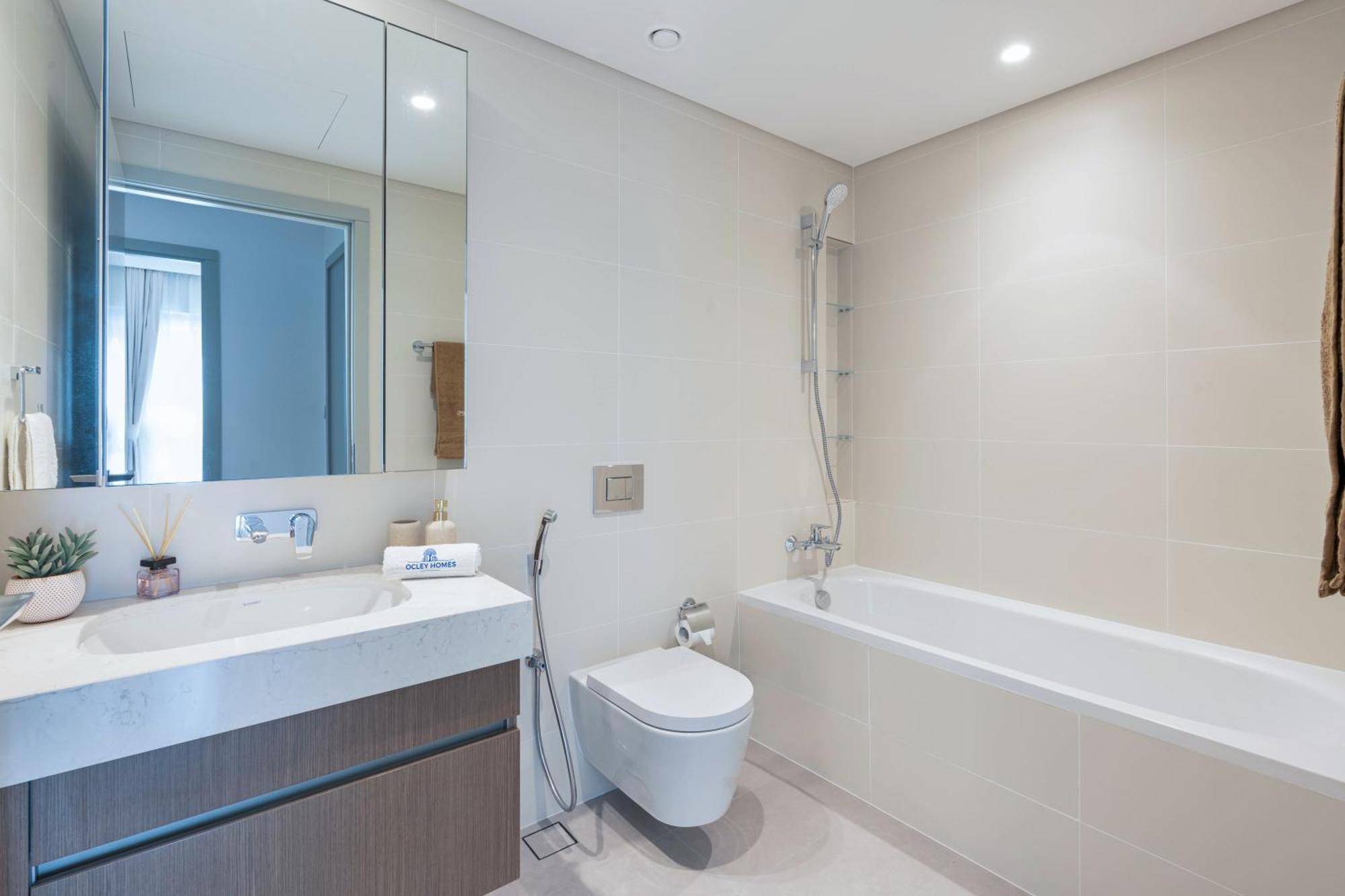 Apartment Serene Sea View With Private Dubai